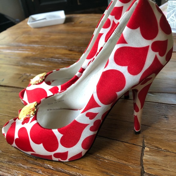 Hello Kitty Heels - Picture 5 of 12